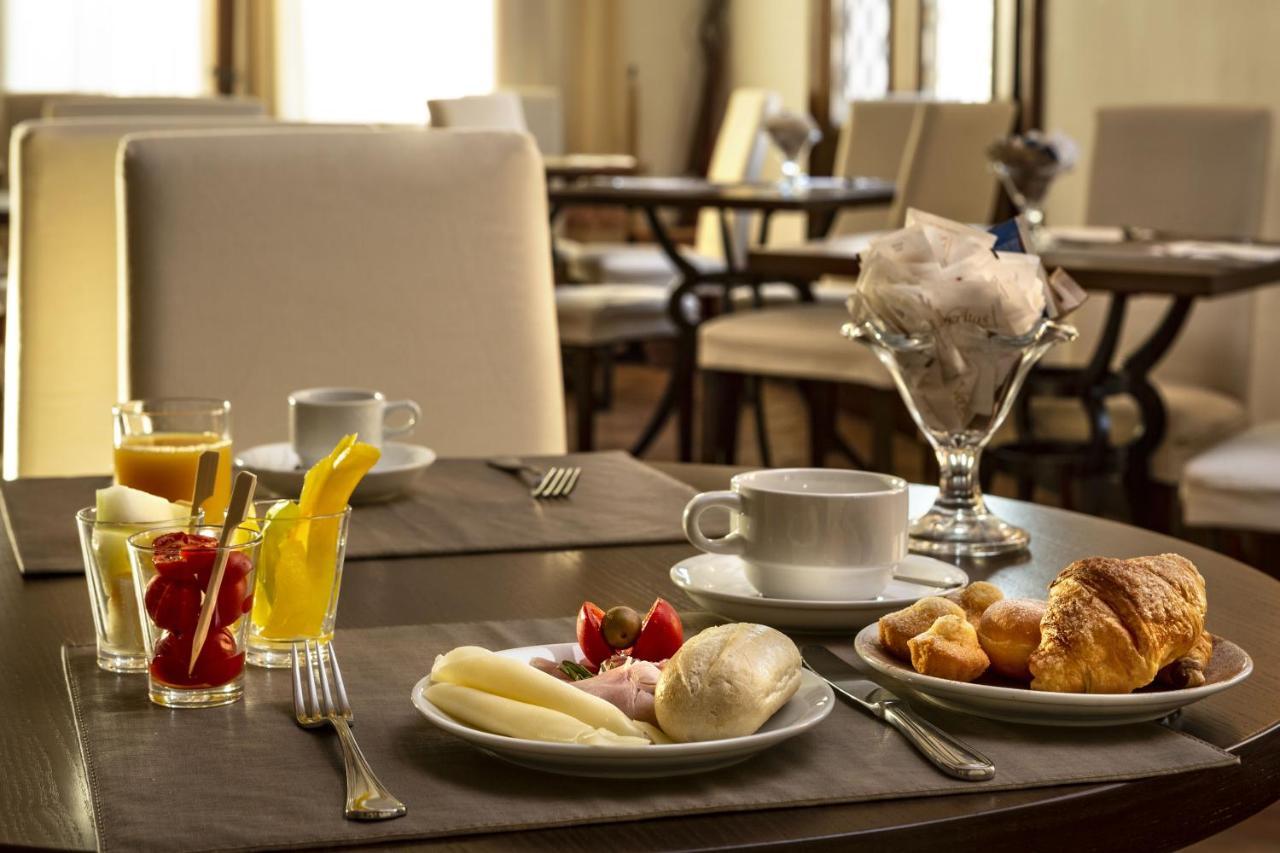 La Vecchia Fonte Boutique Hotel Palau Luaran gambar