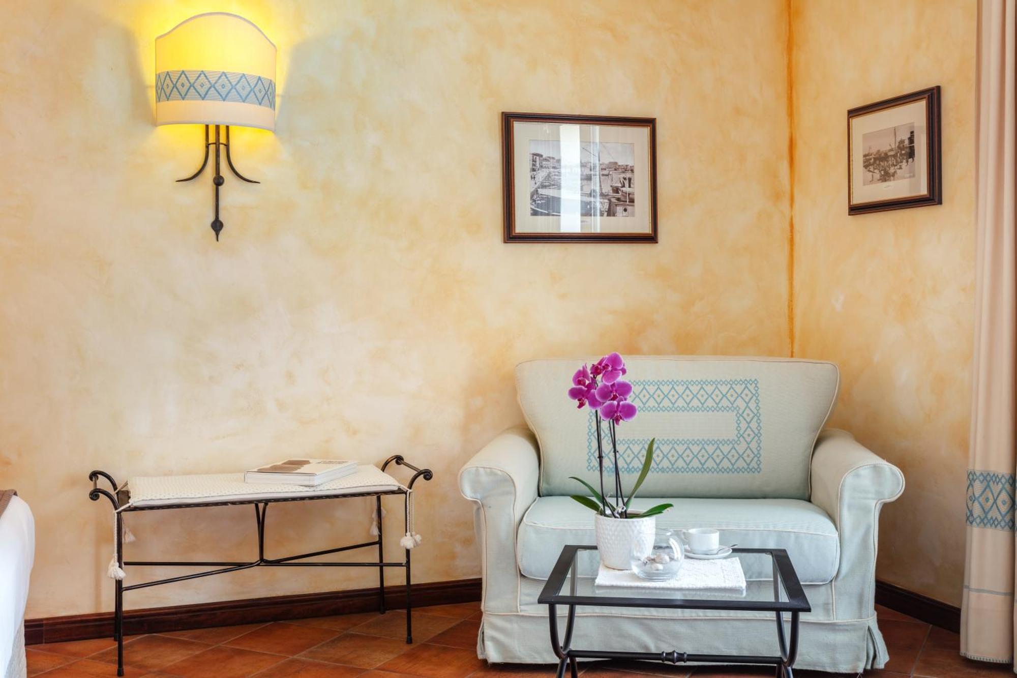 La Vecchia Fonte Boutique Hotel Palau Luaran gambar